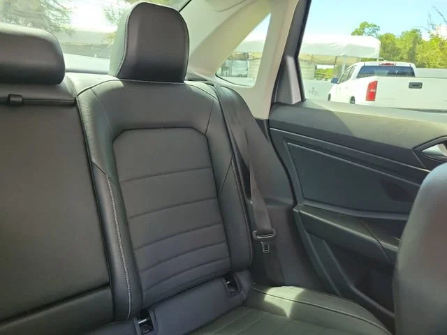 2023 Volkswagen Jetta SE - Photo 18