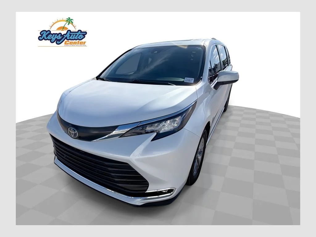 Used 2023 Beige Toyota XLE image 1