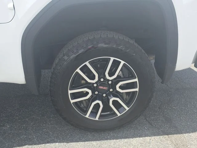 Used 2025 White GMC AT4 image 35