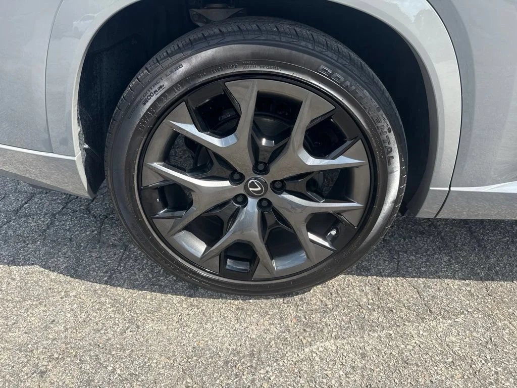 Used 2025  Lexus TX 500h F SPORT Premium image 33