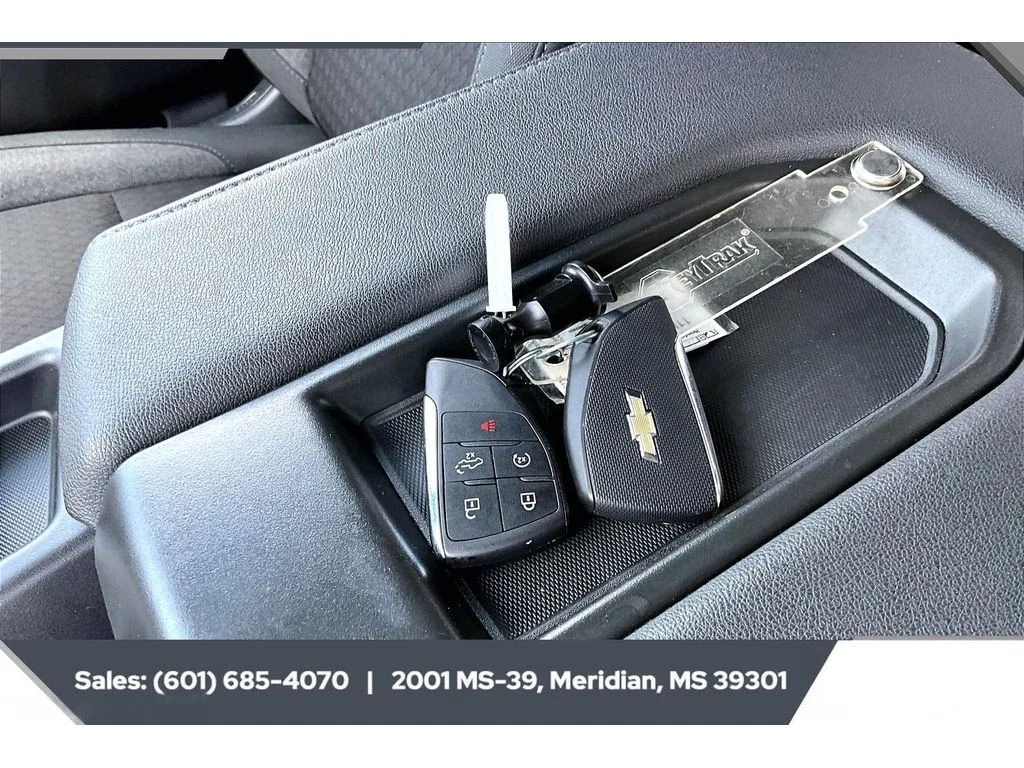 Used 2026 WHITE SANDS Chevrolet RST image 9