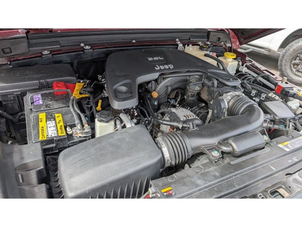 Used 2021 Snazzberry Pearlcoat Jeep Overland image 36