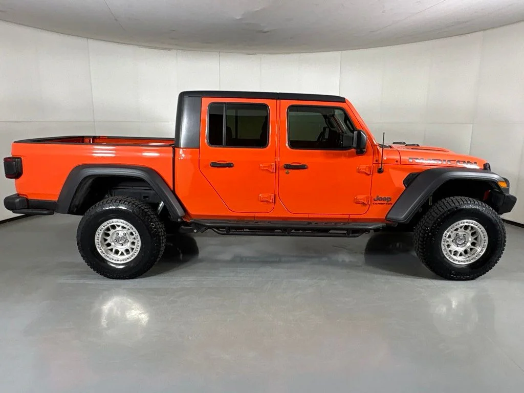 Used 2020 Orange Jeep Rubicon image 9