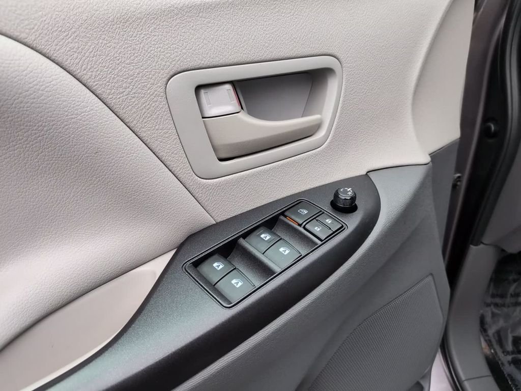 Used 2020 Gray Toyota L image 14