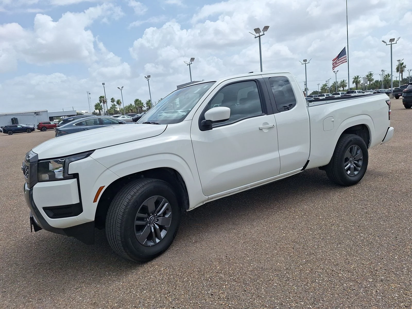 Used 2025 White Nissan SV image 3
