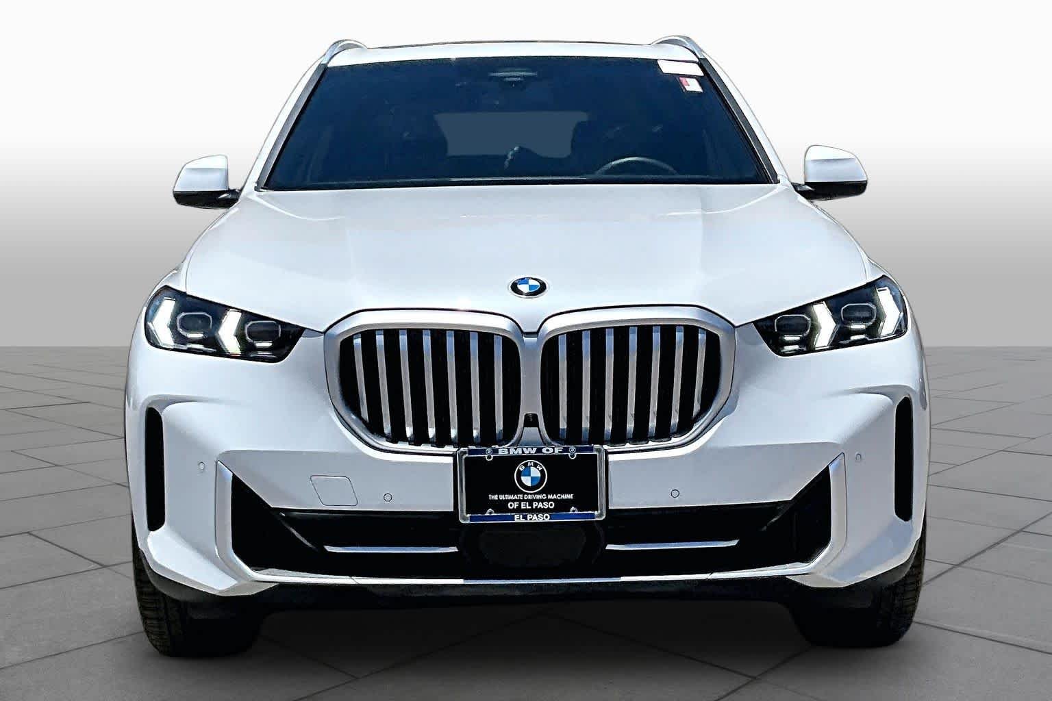 Used 2025 Mineral White Metallic BMW sDrive40i image 3