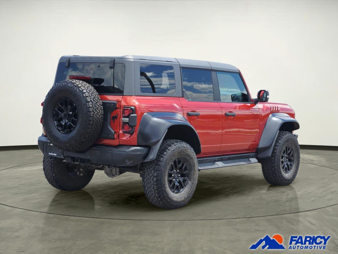 Used 2023 Hot Pepper Red Tinted Clearcoat Ford Raptor image 5