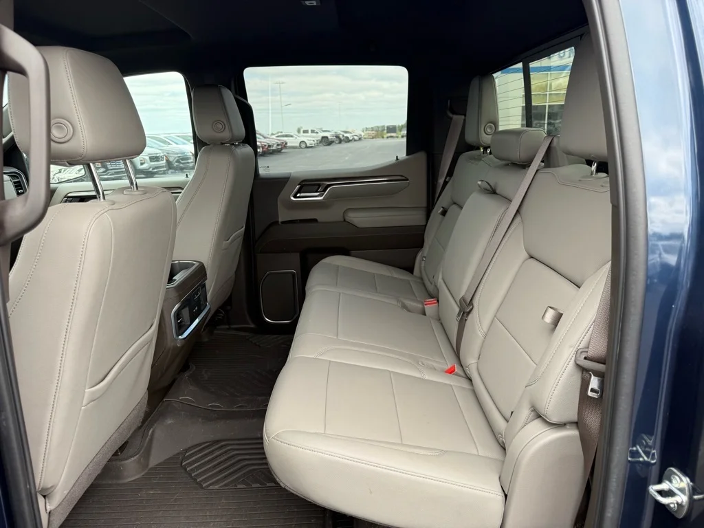 2023 Chevrolet Silverado 1500 LTZ - Photo 15