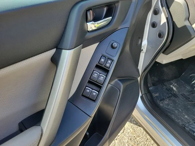 Used 2018 Silver Subaru 2.5i Limited image 11