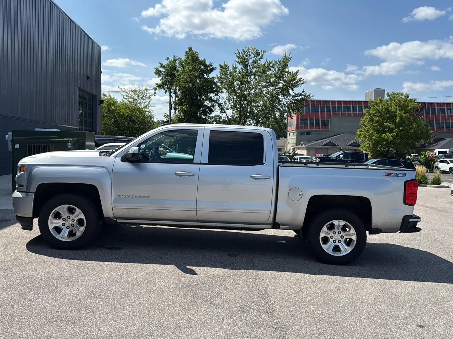 Used 2018 Silver Ice Metallic Chevrolet LT image 6