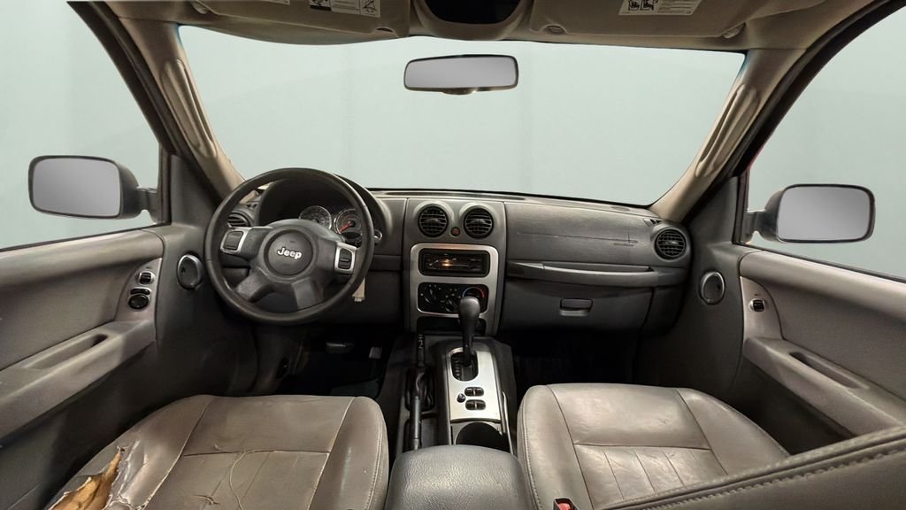 Used 2006 White Jeep Limited image 10