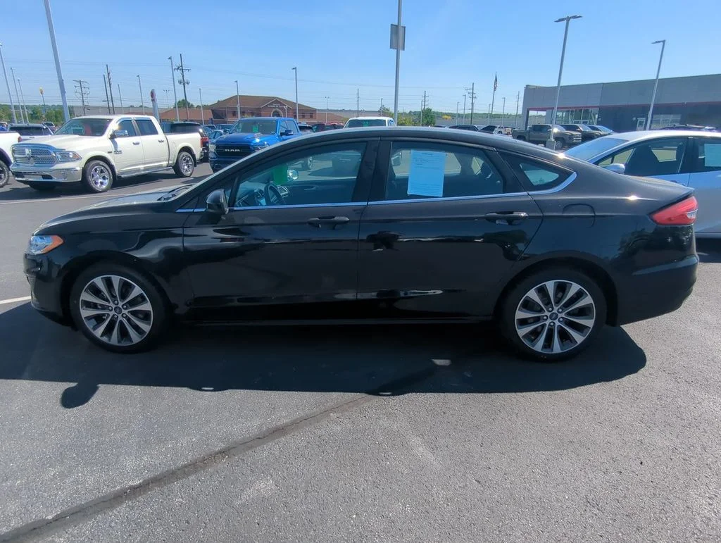 Used 2020 Black Ford SE image 5