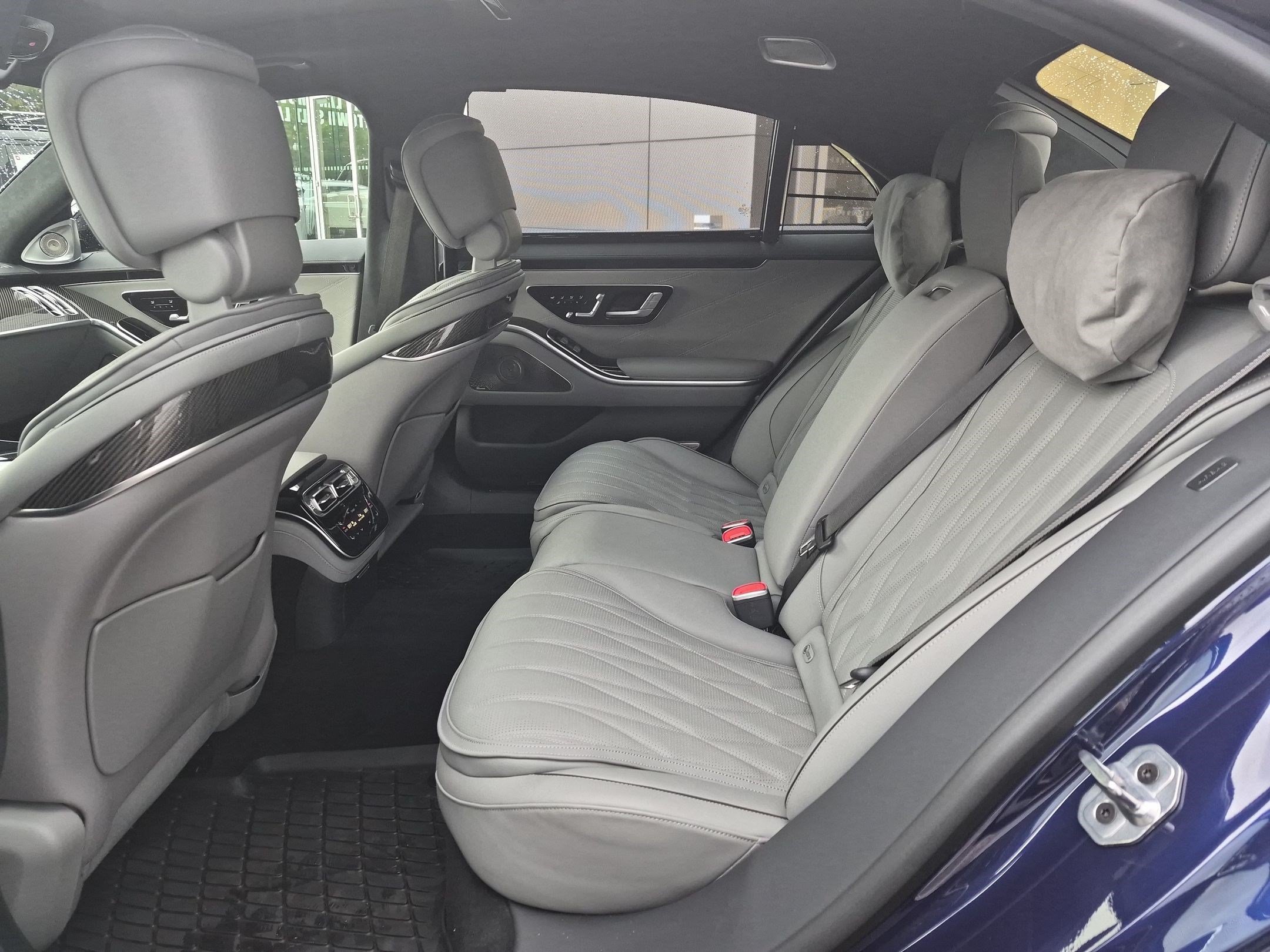 Certified Used 2025 MANUFAKTUR Signature Mystic Blue Metallic Mercedes-Benz AMG® S 63 E image 27