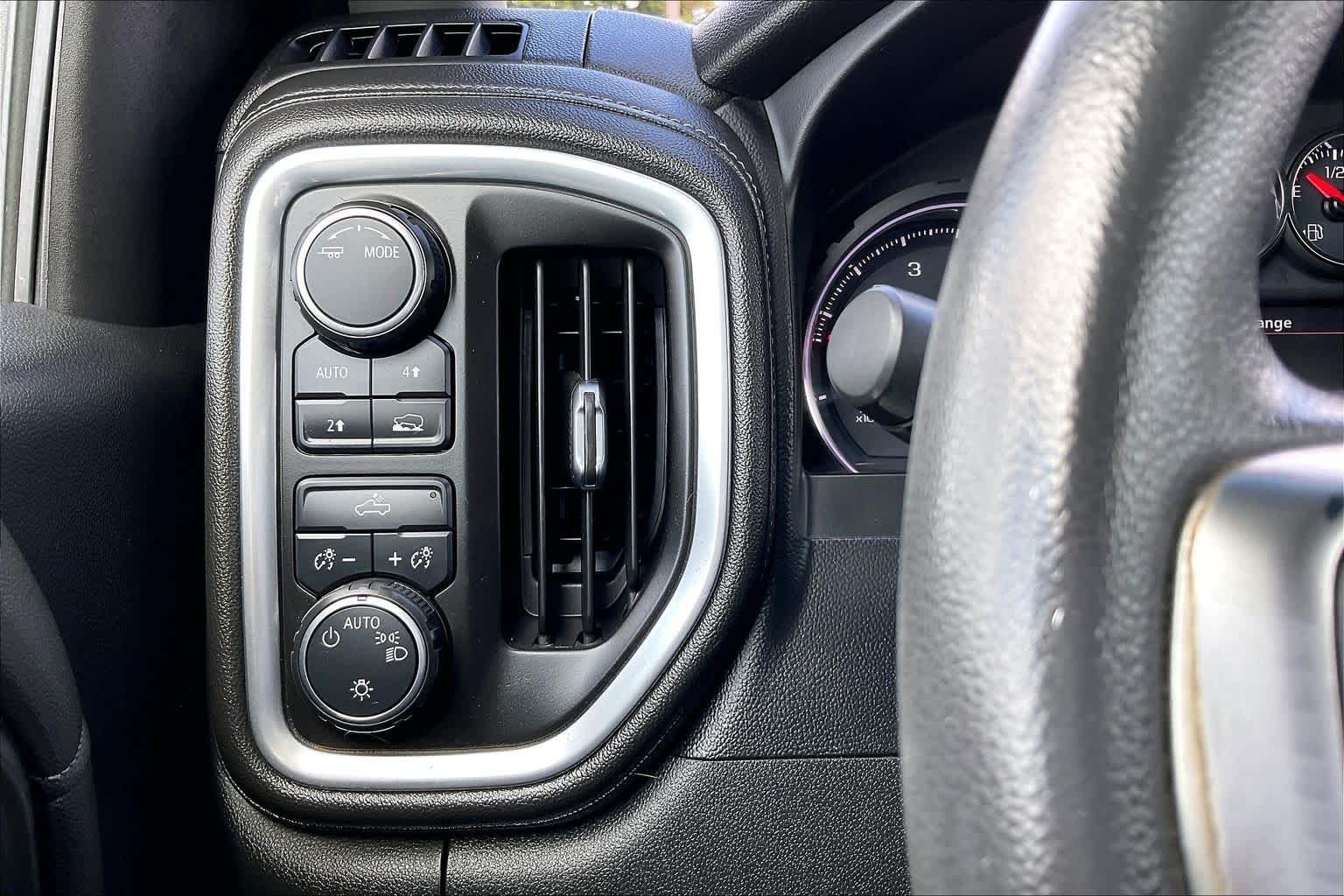 Used 2020 Summit White Chevrolet LT image 32