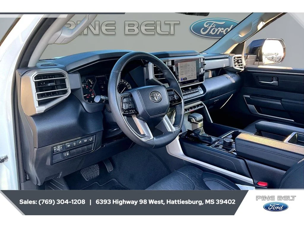 Used 2023 Ice Cap Toyota SR5 image 13