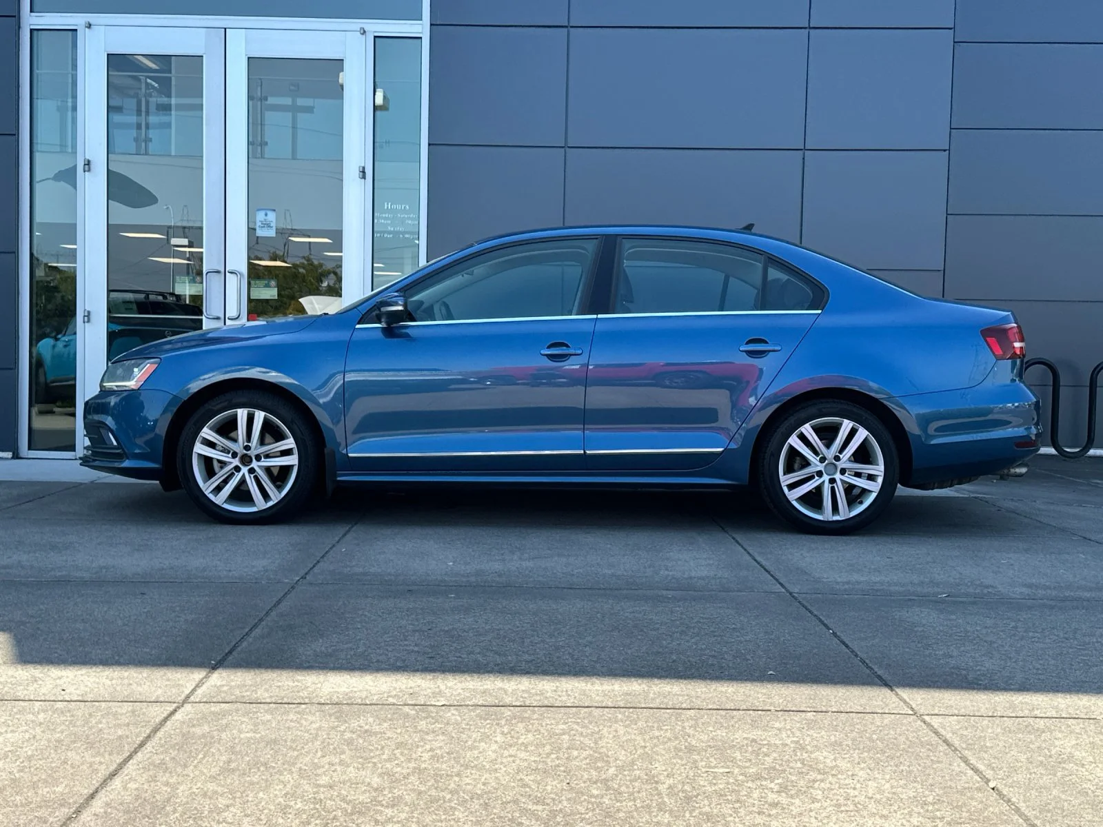 Used 2017 Blue Volkswagen 1.8T SEL image 7