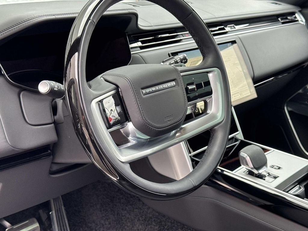 New 2026 Fuji White Land Rover SE image 22