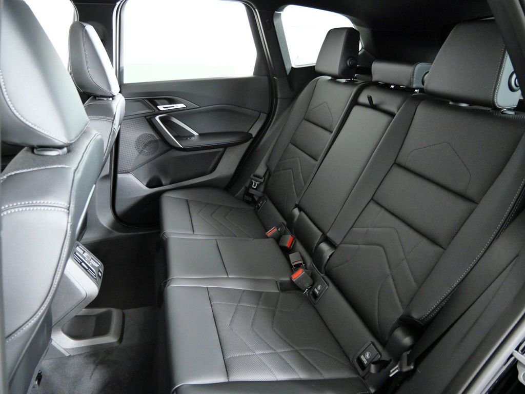 Used 2026 Jet Black BMW xDrive28i image 31