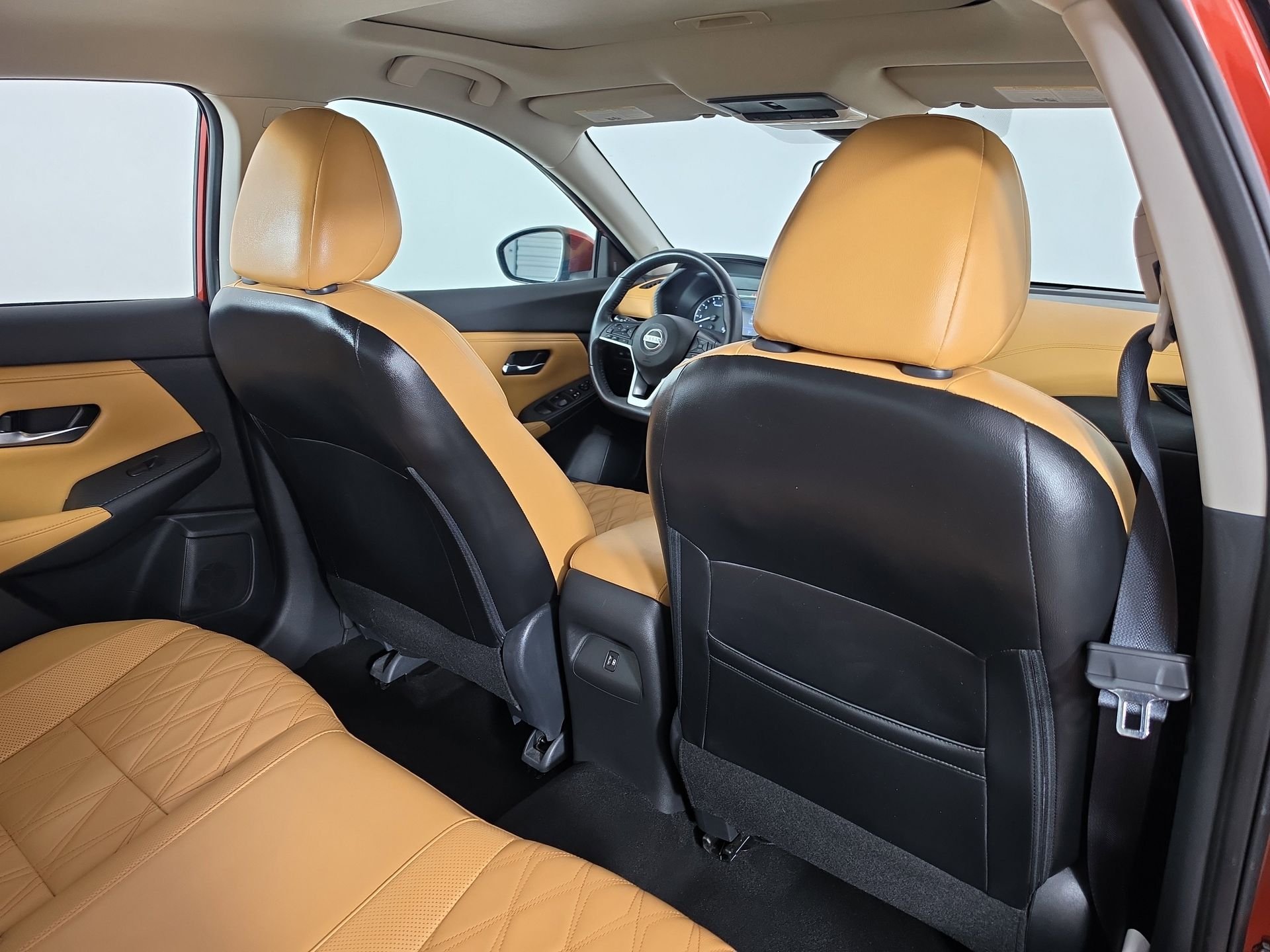 Used 2022 Red Nissan SV image 41