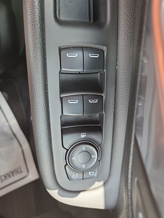Used 2024 Sterling Metallic GMC AWD 4dr SLE image 9