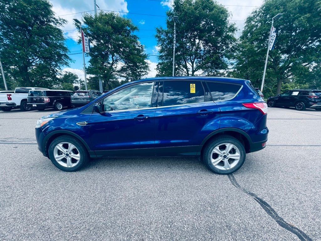 Used 2014 Blue Ford SE image 2