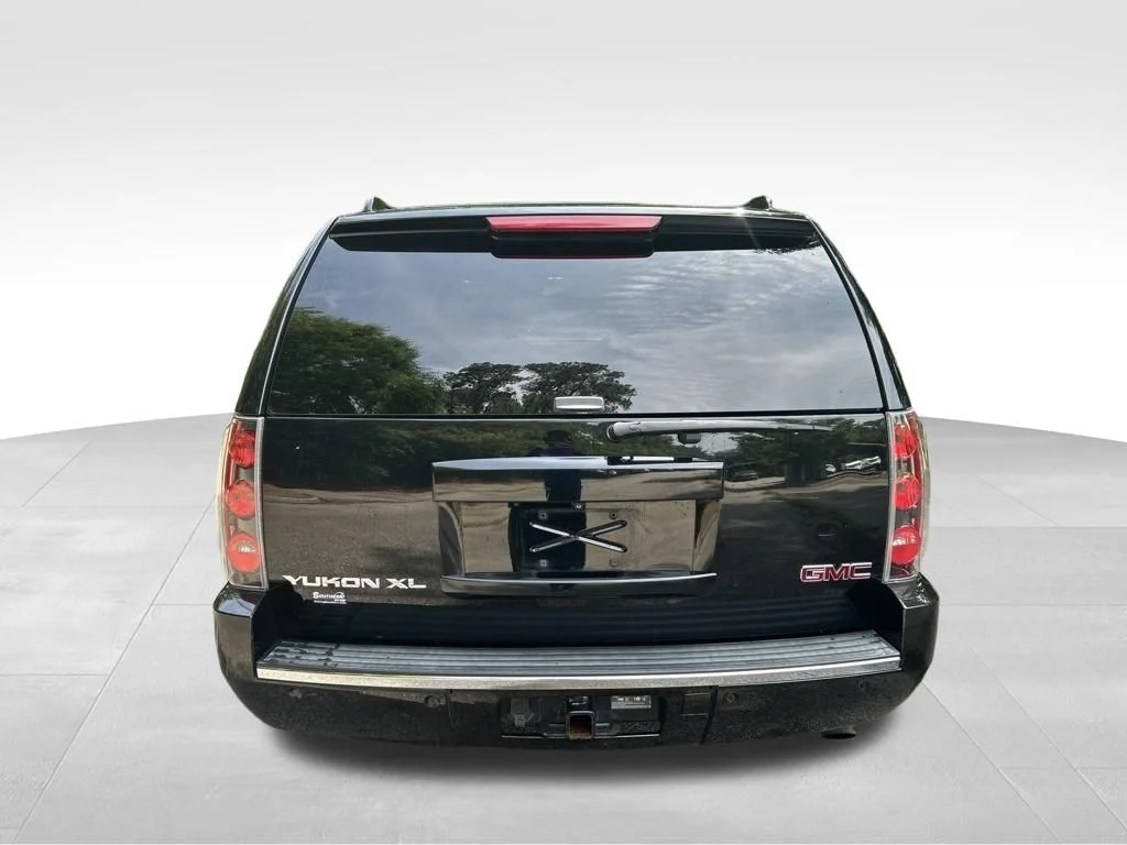 Used 2014 Black GMC Denali image 4