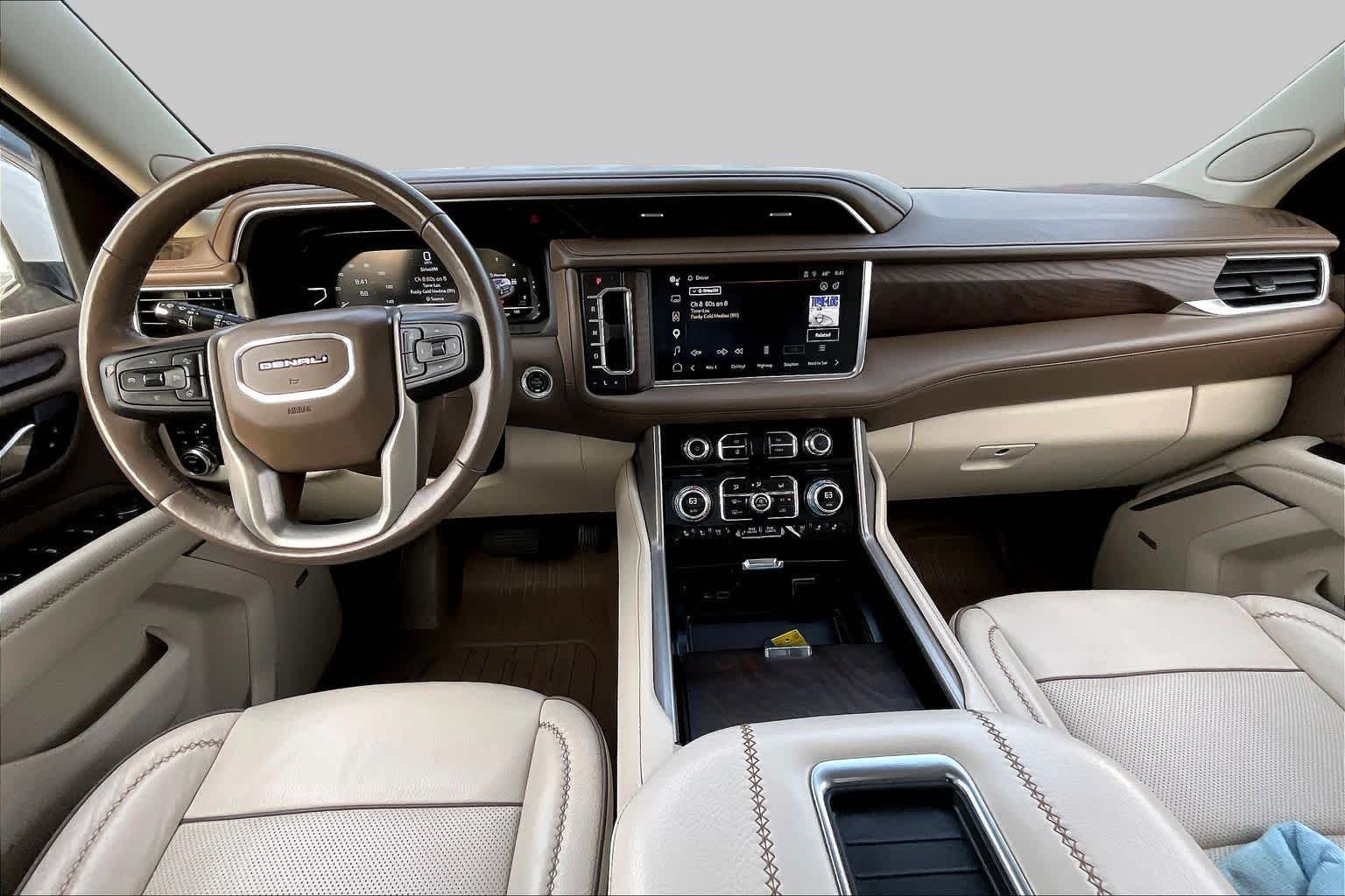 Used 2022 White Frost Tricoat GMC Denali image 16