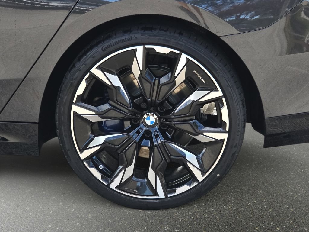 Used 2026 Dark Graphite Metallic BMW 530i image 24