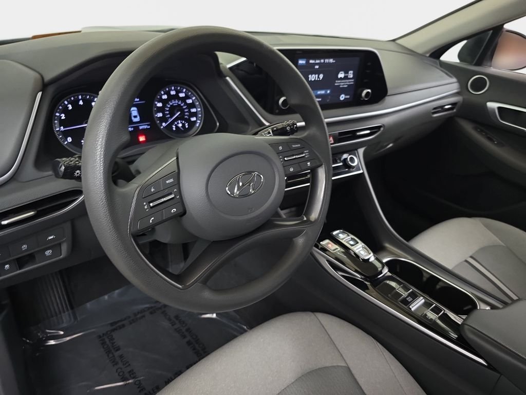 Used 2021 Portofino Gray Hyundai SE image 18