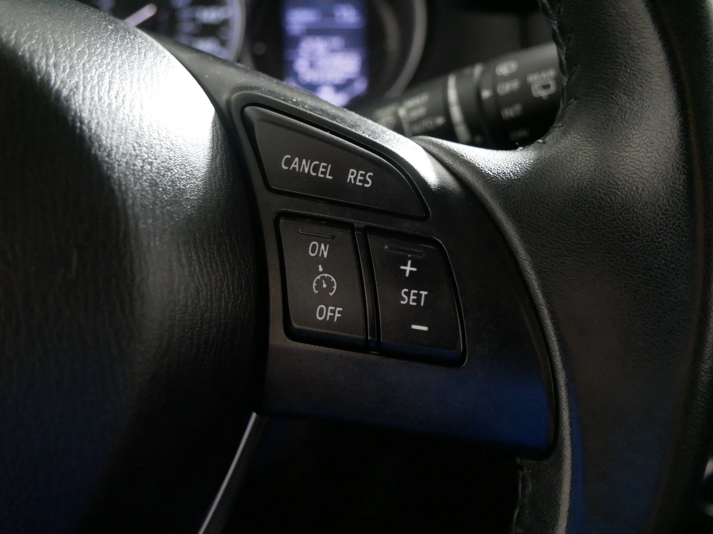 Used 2013 Liquid Silver Metallic Mazda Grand Touring image 29