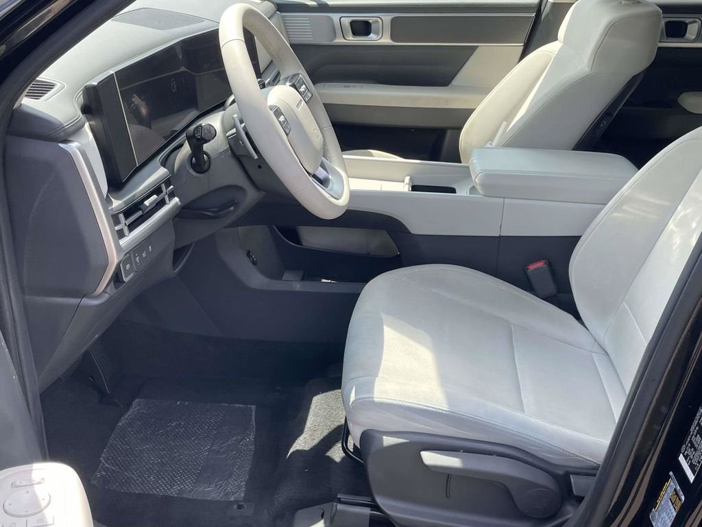 Used 2024 Black Hyundai SE image 23