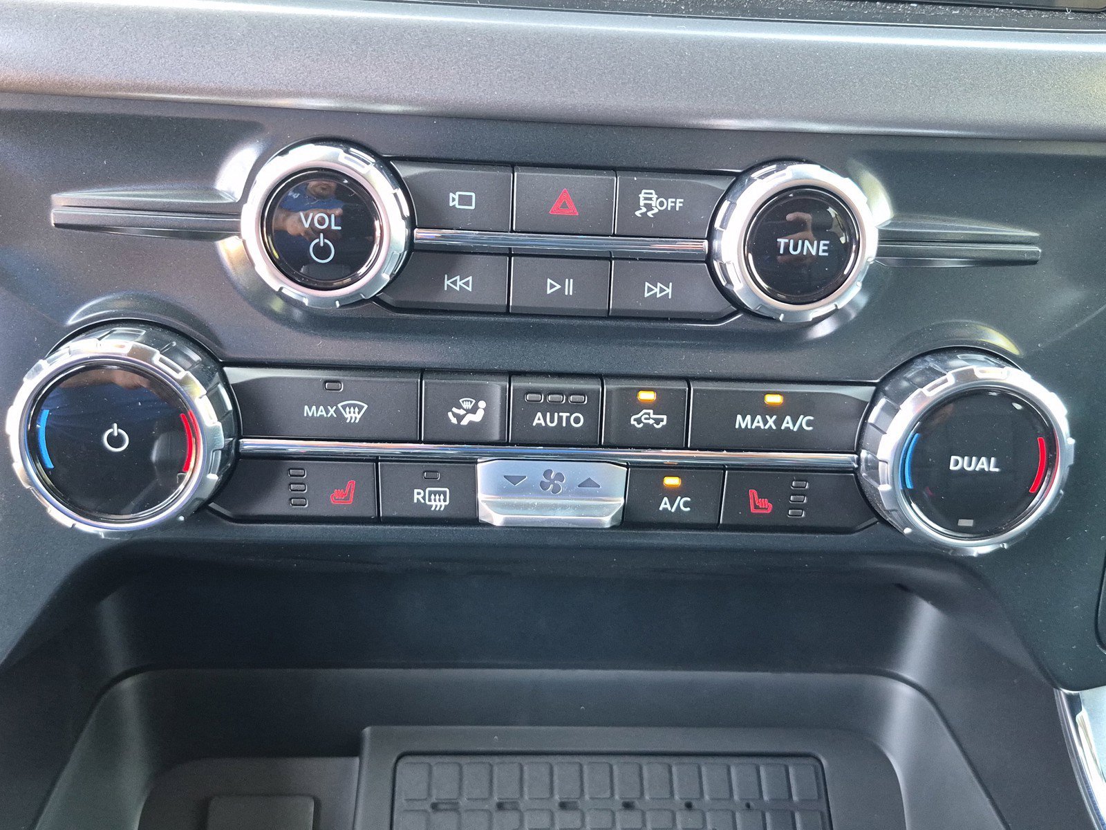 New 2026 Avalanche Ford XLT image 27