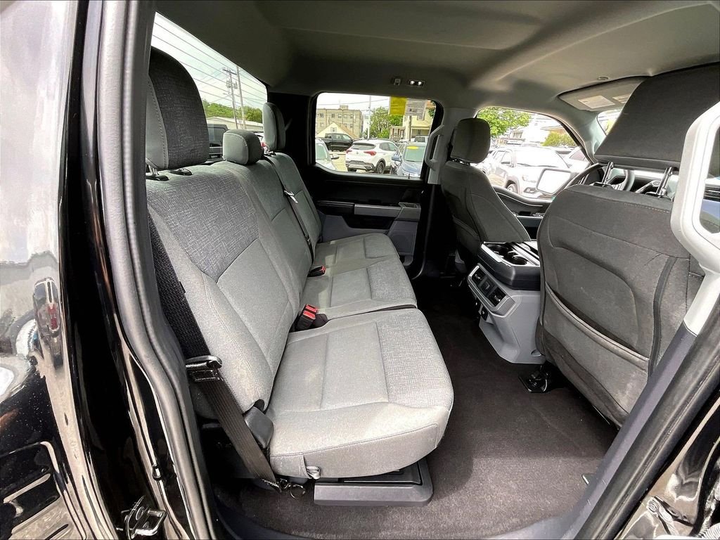 Used 2024 Black Ford XLT image 16