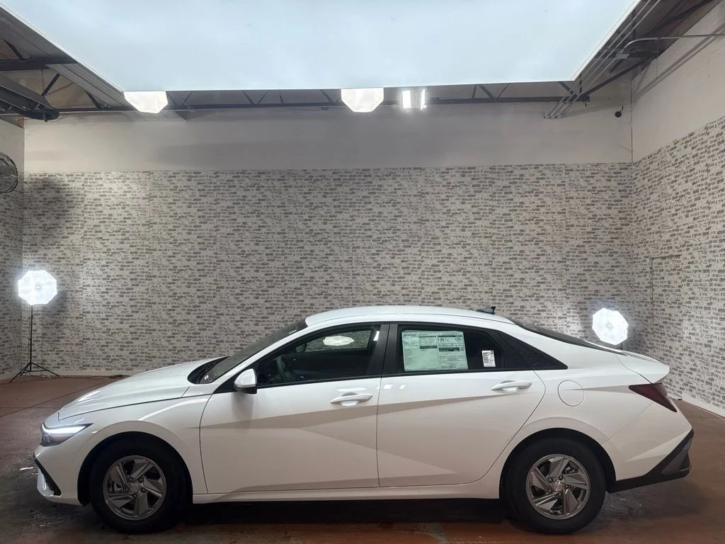 New 2026 Serenity White Hyundai SE image 4