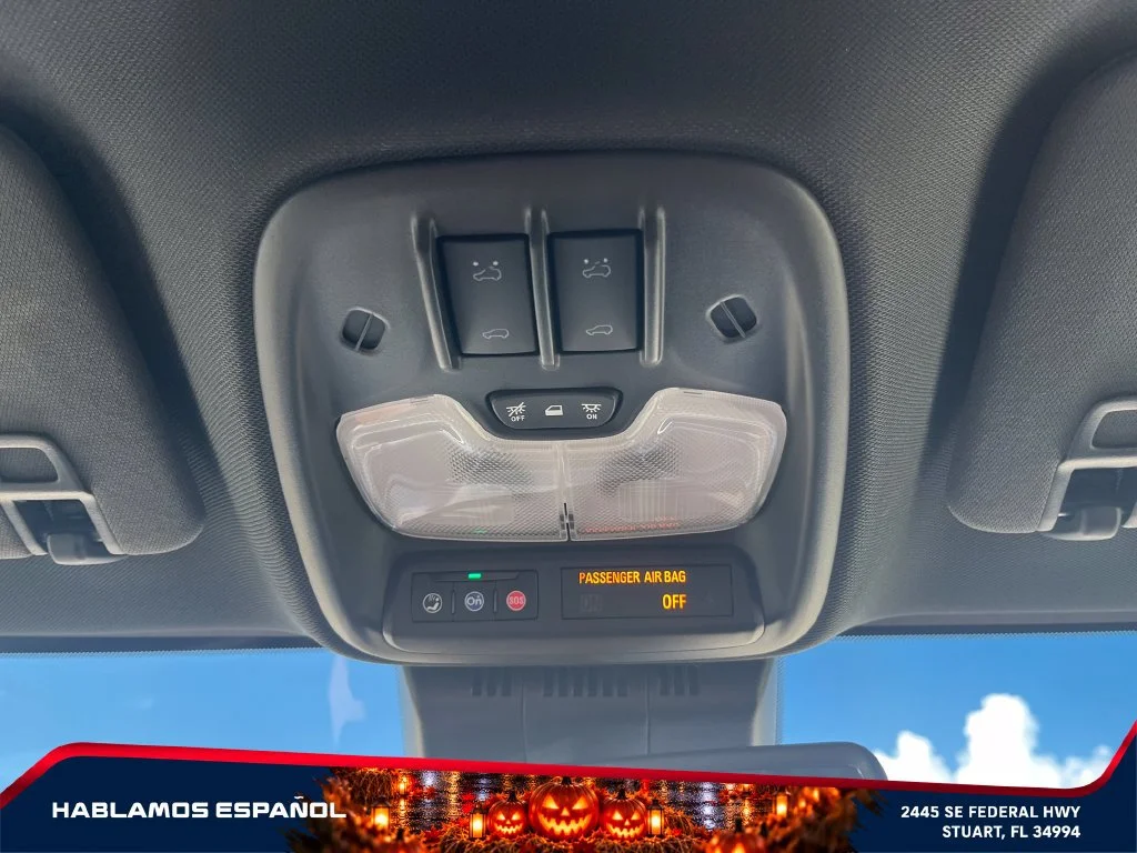 Used 2025 Summit White Chevrolet ZR2 image 26