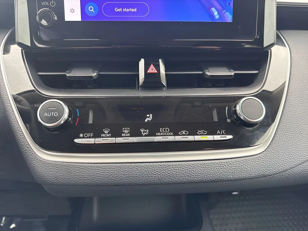 Used 2025 White Toyota LE image 19