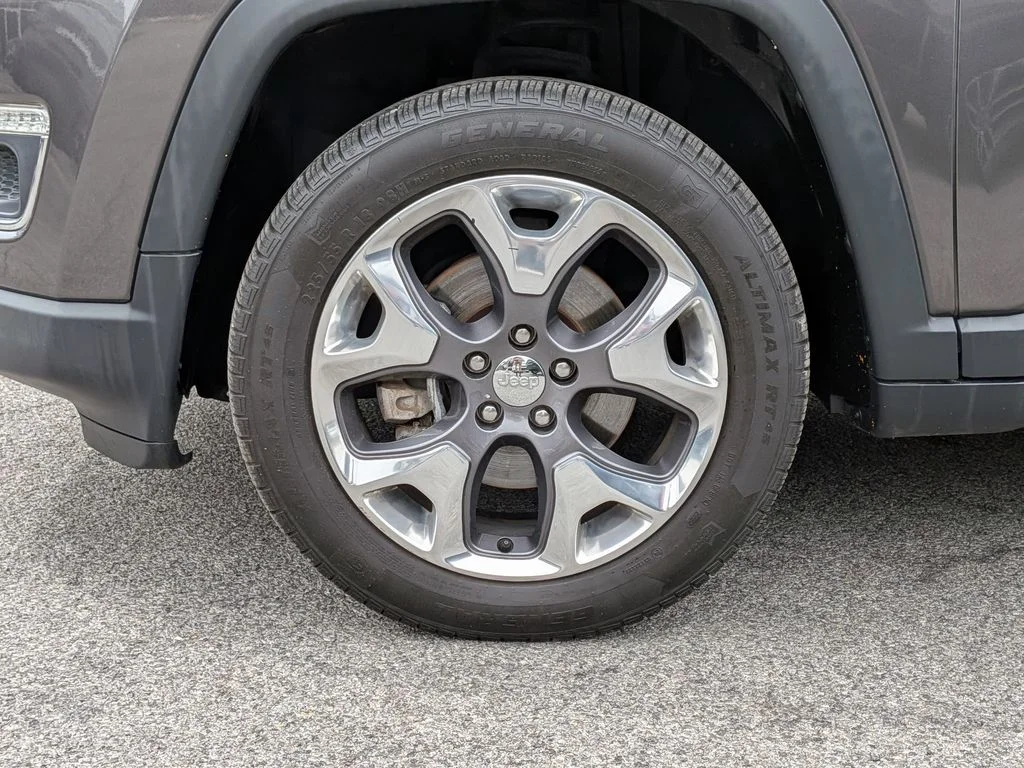 Used 2019 Gray Jeep Limited image 28