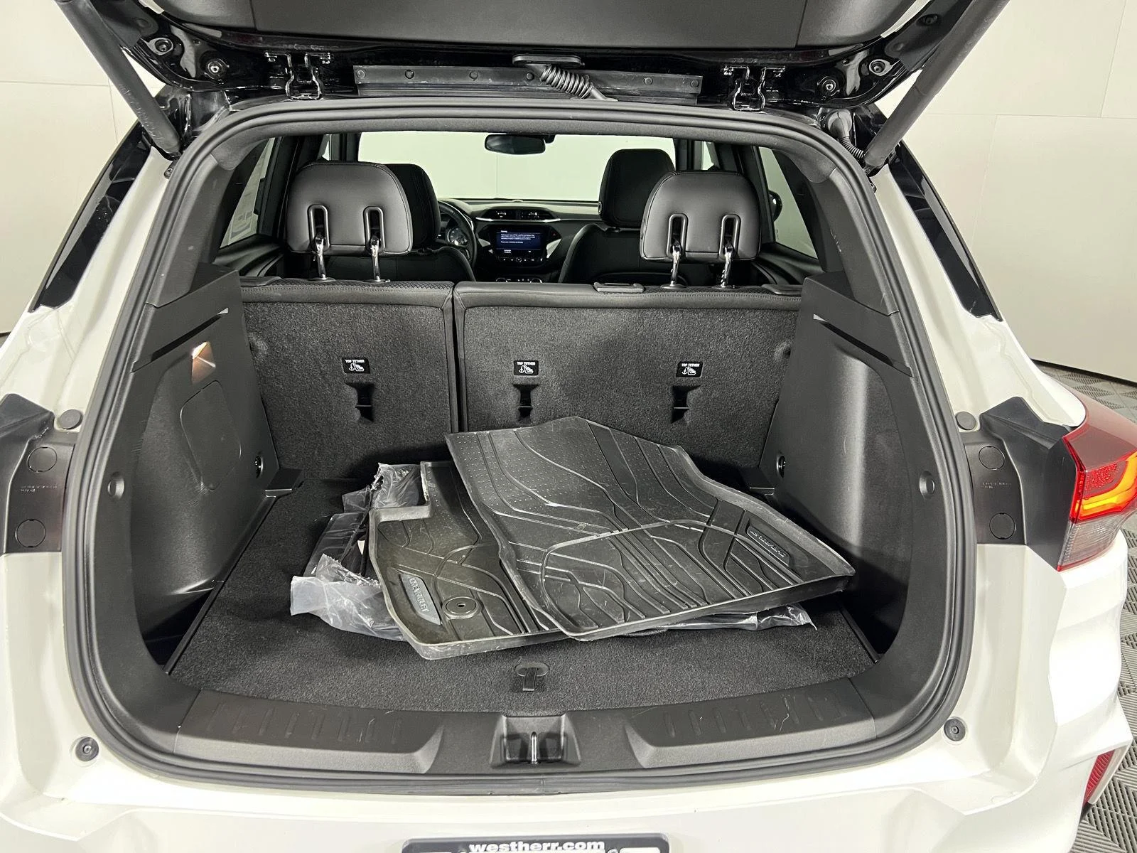 Used 2023 Summit White Chevrolet RS image 11