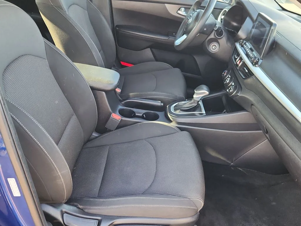 Used 2020 Blue Kia LXS image 13