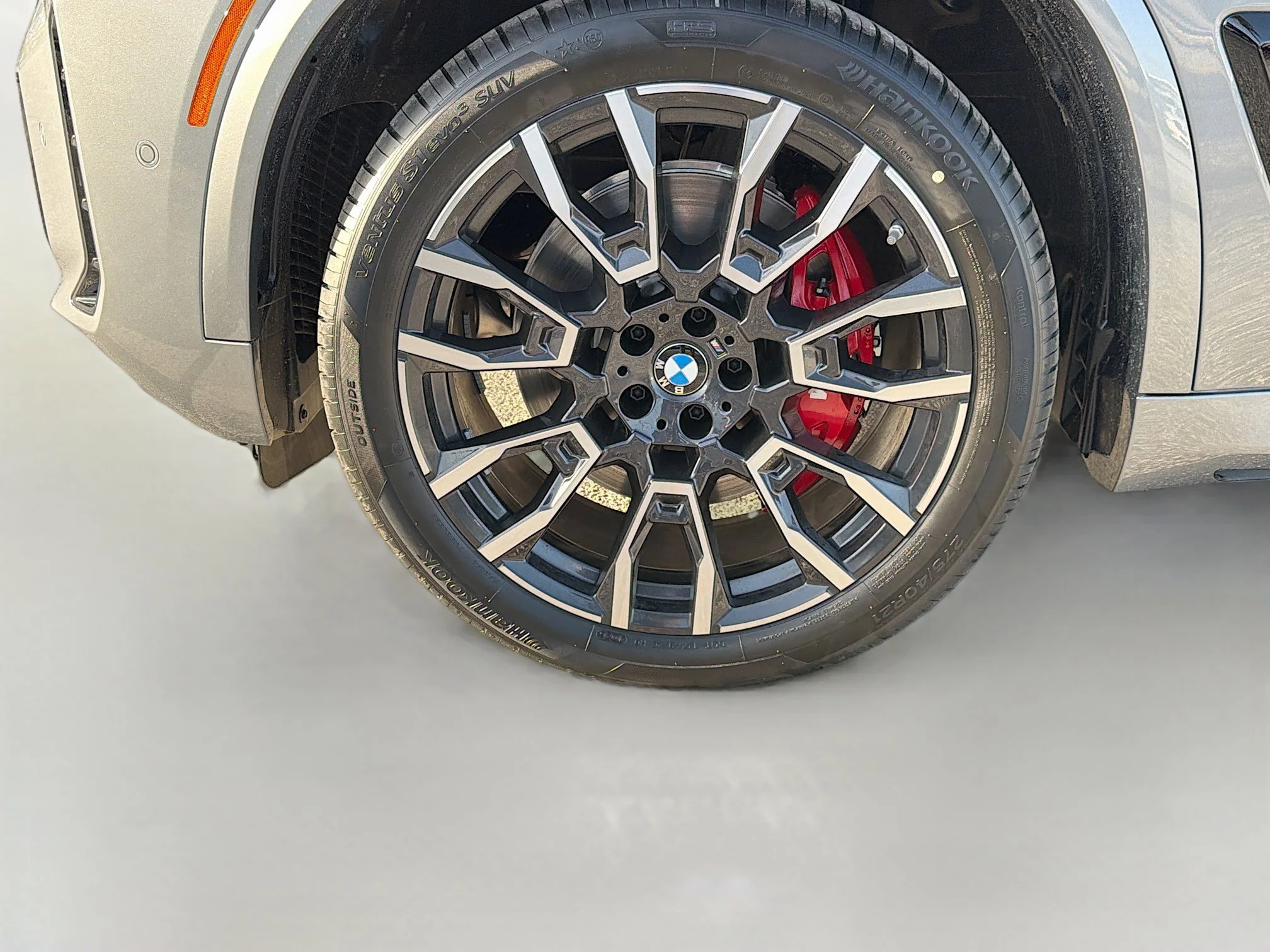 New 2026 Skyscraper Grey Metallic BMW sDrive40i image 41