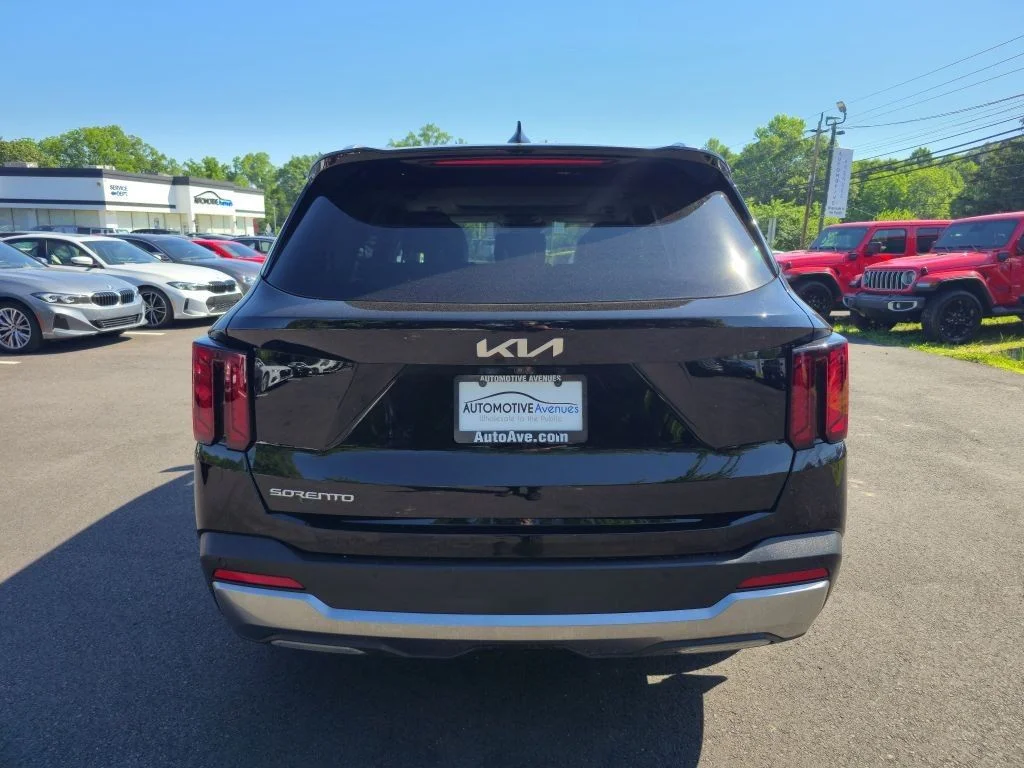 Used 2024 Ebony Black Kia S FWD image 5