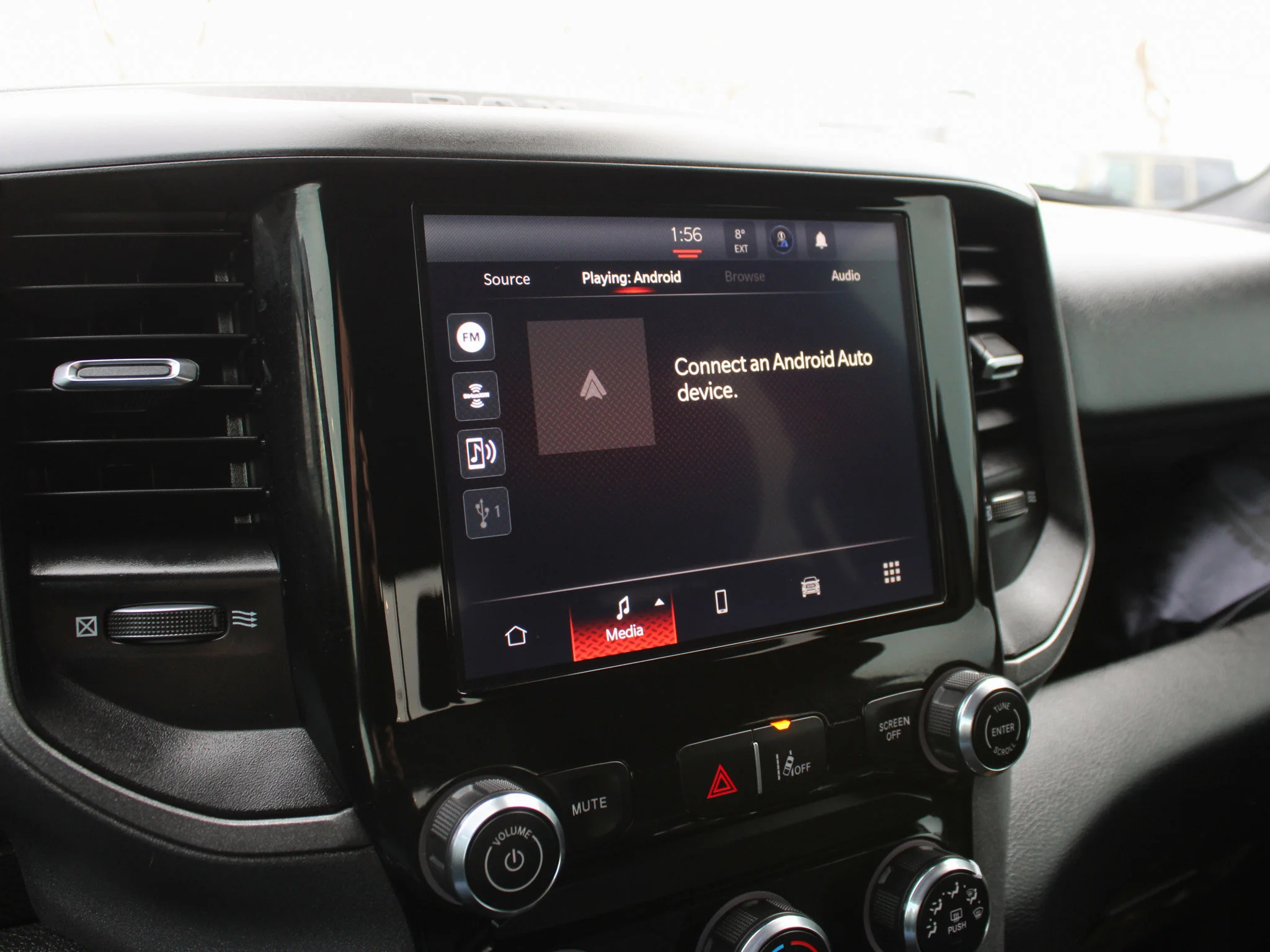 Certified Used 2025 White RAM Tradesman * No Accidents | Android Auto | Adaptive Cruise | Sport Appearance Package image 21