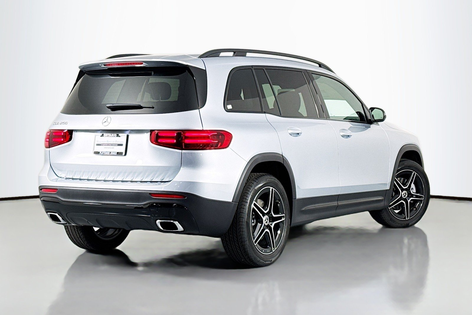 New 2026 Cirrus Silver Metallic Mercedes-Benz GLB 250 SUV image 12