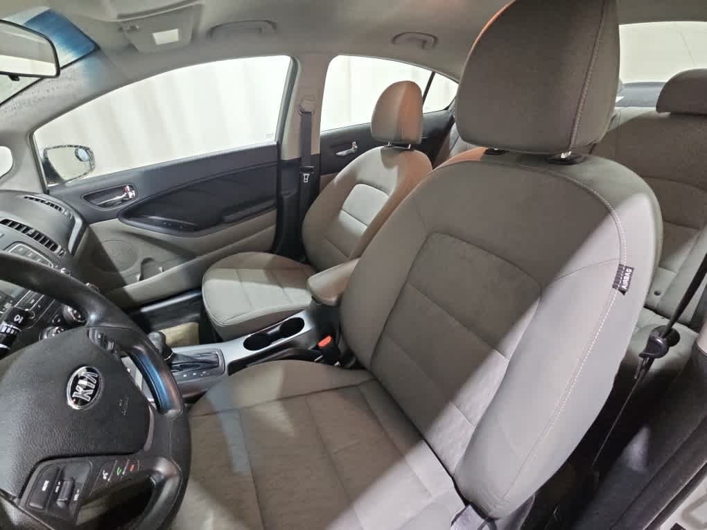 Used 2015 Silky Silver Kia LX image 5