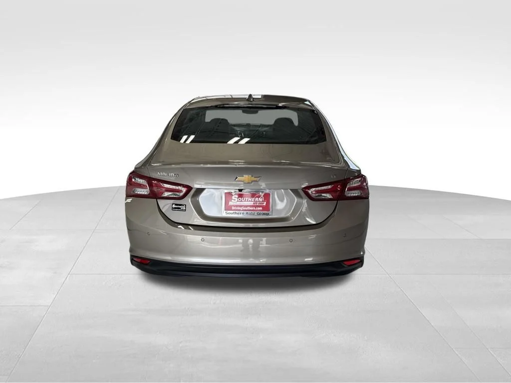 Used 2024 Gray Chevrolet LT image 4