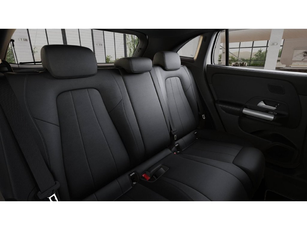 New 2026 Polar White Mercedes-Benz GLA 250 4MATIC® image 5
