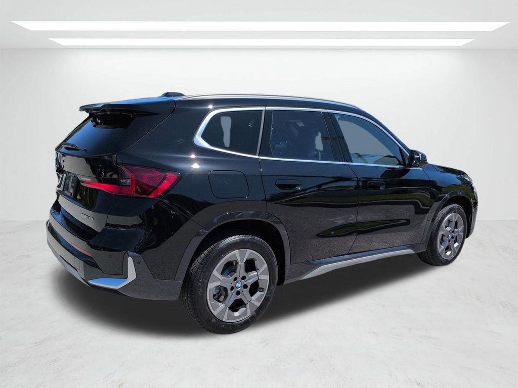 New 2026 Jet Black BMW xDrive28i image 4
