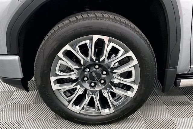 Used 2024 Sterling Metallic GMC Denali Ultimate image 10