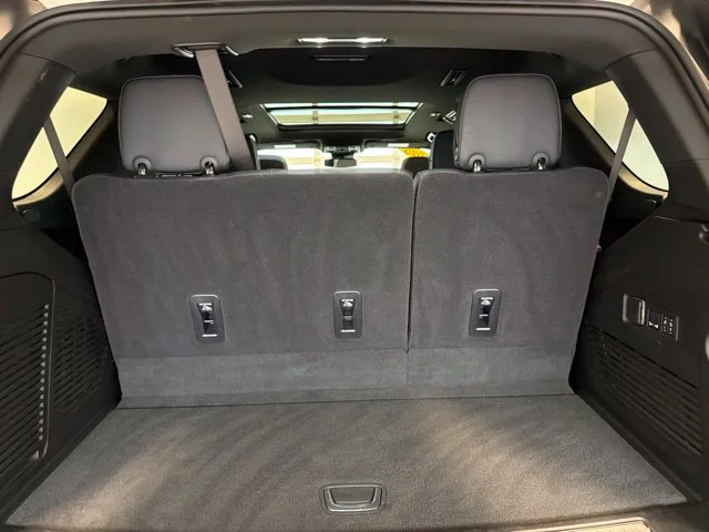 Used 2025 White GMC Denali image 23