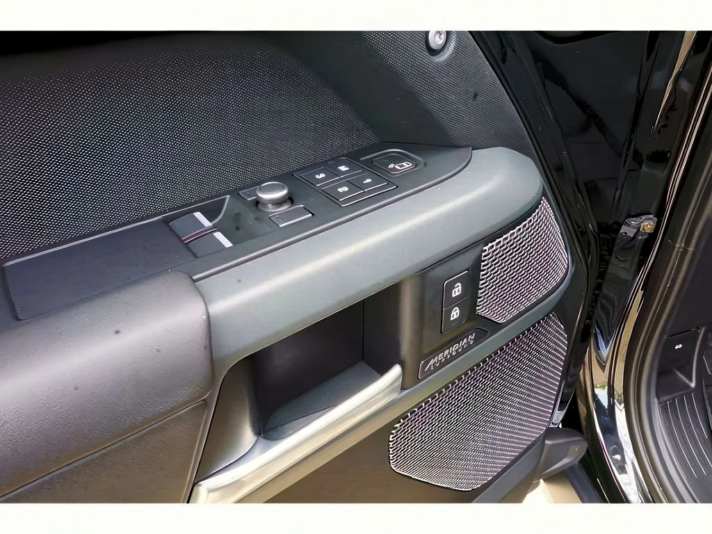 2021 Land Rover Defender X - Photo 16